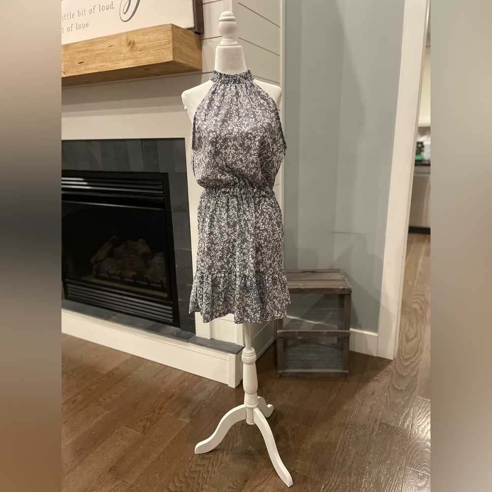 Chic Floral Gray Midi Dress